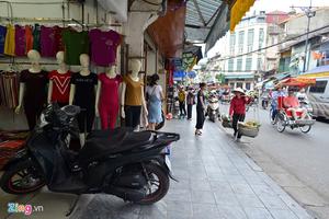 Hà Nội cấm bán trái cây vỉa hè