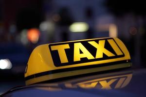 Truy bắt nhóm đối tượng đâm tài xế, cướp xe taxi ở Ba Vì