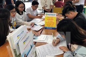 Hơn 120.000 thí sinh từ chối nhập học: Đại học không còn là “học đại“!