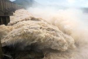 Thuỷ điện Hoà Bình, Sơn La, Tuyên Quang đồng loạt xả lũ