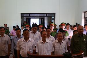14 cựu cán bộ bị cáo buộc "xẻ thịt" đất công ở Đồng Tâm suốt 19 năm