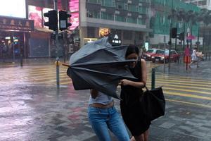 Những hình ảnh khủng khiếp khi siêu bão mạnh nhất trong vòng 5 năm đổ bộ vào Trung Quốc