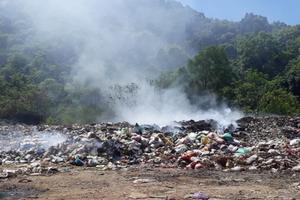 Thanh Hóa: Dân lập lán chặn xe chở rác gây ô nhiễm