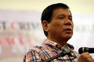 Tổng thống Philippines hứa từ chức nếu con tham nhũng