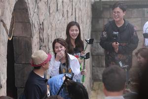 TWICE phấn khích du ngoạn Sun World Ba Na Hills