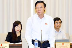 Tặng, nhận, nộp lại quà tặng: “Nghe thì hay, sợ không khả thi”.
