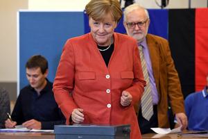 Liên minh chiến thắng, bà Merkel làm thủ tướng nhiệm kỳ thứ 4