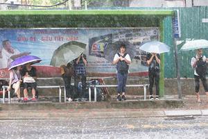 Áp thấp nhiệt đới có thể đổ bộ vào Quảng Ninh, Hải Phòng