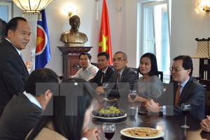 Đại sứ Lào tại Geneva chúc mừng nhân dịp Quốc khánh Việt Nam