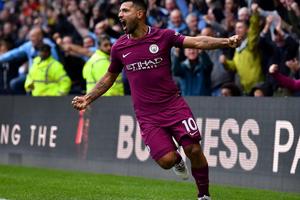 Quên Man United đi, Man City mới hay nhất Premier League