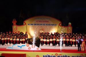 Biểu dương 170 em học sinh, sinh viên xuất sắc tiêu biểu 