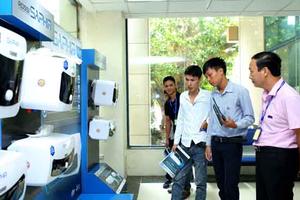 Một tháng, Tân Á Đại Thành bán ra 80.000 bình nước nóng Rossi Saphir