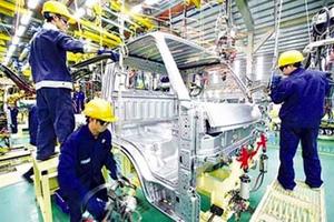 “Vòng kim cô” công nghiệp ô tô Việt Nam khi thị trường nhỏ, giá xe cao