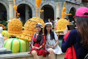 Halloween Sun World Ba Na Hills đẹp rực rỡ với hàng vạn trái bí lớn, nhỏ
