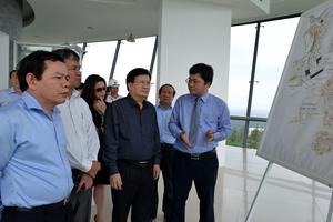 Phó Thủ tướng Trịnh Đình Dũng làm việc với Lọc dầu Dung Quất