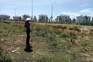 Trưởng phòng TNMT huyện bị cách hết chức vụ Đảng vì lừa dân