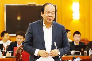 Kiểm tra hàng hóa chuyên ngành: “Mẫu xách tay nằm ngoài container”