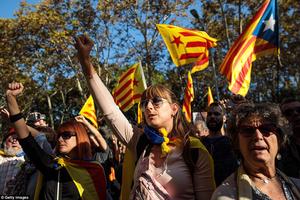 Catalonia tuyên bố độc lập, Tây Ban Nha lập tức rút quyền tự trị