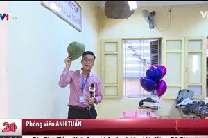 Học sinh Hà Nội đội mũ “bảo hiểm” trong... lớp học!