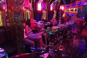 Kiểm tra quán karaoke, phát hiện hơn 100 người nghi sử dụng ma túy