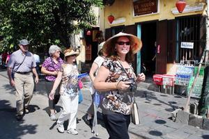 Khách quốc tế đến Việt Nam tiếp tục đạt trên 1 triệu lượt