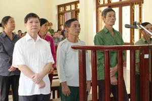 Nhận tiền "chạy án, chạy trường", Phó trưởng Phòng công tác Đảng lĩnh 10 năm tù