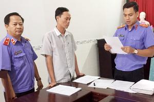 Ra quyết định trái luật, một phó chánh án bị khởi tố