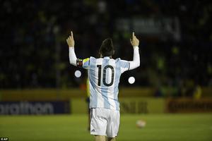 Messi đi vào lịch sử trong ngày Argentina giành vé dự World Cup