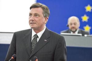 Slovenia điêu đứng trong bê bối rửa tiền với Iran