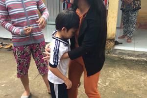 Gần 500 học sinh tiểu học nghi bị ngộ độc sau khi uống sữa