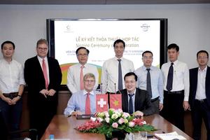 GFS ký hợp tác với Tập đoàn UmiAsia và Công ty Syntegra Solar của Thụy Sỹ