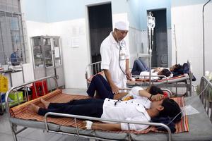 Kon Tum: 84 học sinh nhập viện cấp cứu vì nghi ngộ độc thức ăn