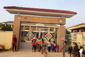 Hiệu trưởng tự ý thu nhiều khoản sai quy định