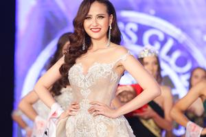 Khánh Ngân đăng quang Miss Globe 2017