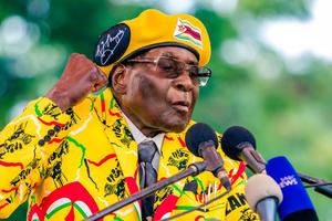 Tổng thống Zimbabwe tuyệt thực, tuyên bố không từ chức