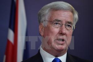 Bộ trưởng Quốc phòng Anh Michael Fallon bất ngờ đệ đơn từ chức