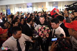 Ryan Giggs và Paul Scholes đến Hà Nội, bắt đầu hành trình ở Việt Nam