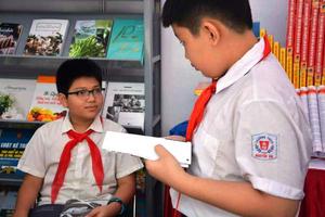 Lương giáo viên tăng, học sinh THCS được miễn học phí