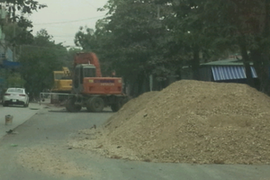 Vì sao đường Bà Triệu mới làm xong đã phải đào lên làm lại?