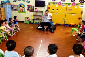 Nhiều sách tiếng Anh dạy cho trẻ chưa được thẩm định