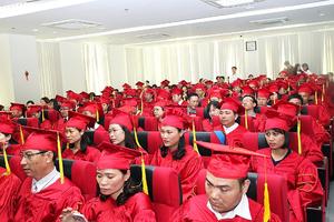 Đào tạo tiến sĩ: 4 năm hướng dẫn nghiên cứu sinh bằng 1 buổi dạy thêm