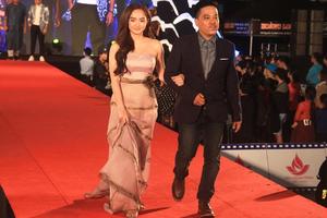 LHP Việt Nam 2017: Phim doanh thu 170 tỷ 'Em chưa 18' thắng lớn