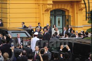 Chủ tịch nước Trần Đại Quang chủ trì lễ đón Tổng thống Donald Trump