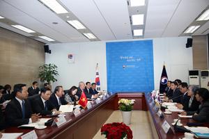 Phó Thủ tướng thăm Uỷ ban Chống tham nhũng và Quyền công dân Hàn Quốc