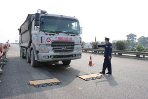 Phát hiện, xử lý 2.200 xe vi phạm tải trọng	
