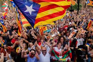 Dân Catalonia bước vào cuộc bầu cử lịch sử