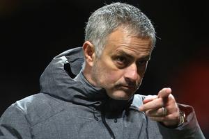 MU xem xét sa thải HLV Mourinho