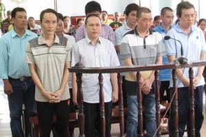 Nhận hối lộ là suất du học cho con: Có tội!