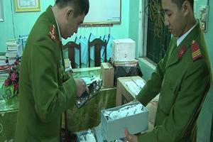 Bắt xe khách chở hàng hóa nhập lậu 