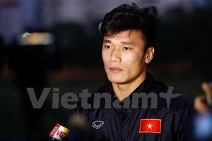 Hé lộ nhân vật mà thủ môn Tiến Dũng xin chụp ảnh cùng